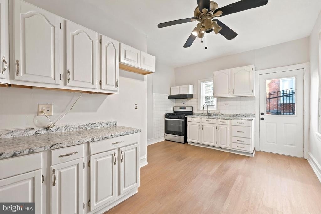 529 N Clayton Street - Photo 5