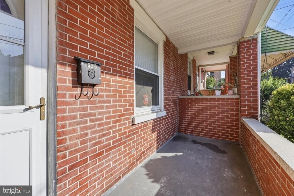 529 N Clayton Street - Photo 1