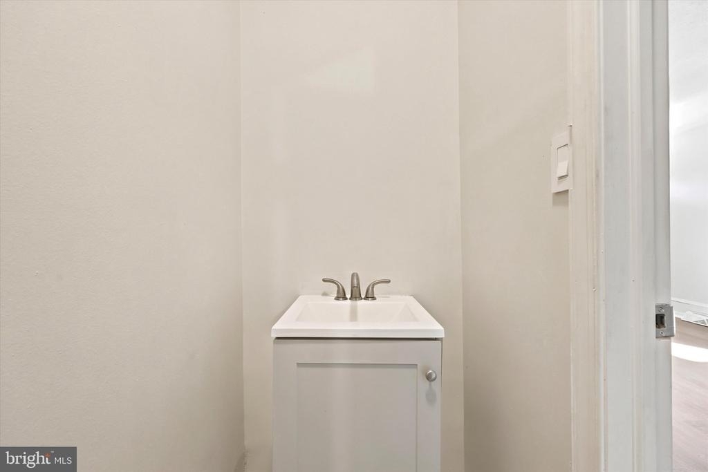 529 N Clayton Street - Photo 12