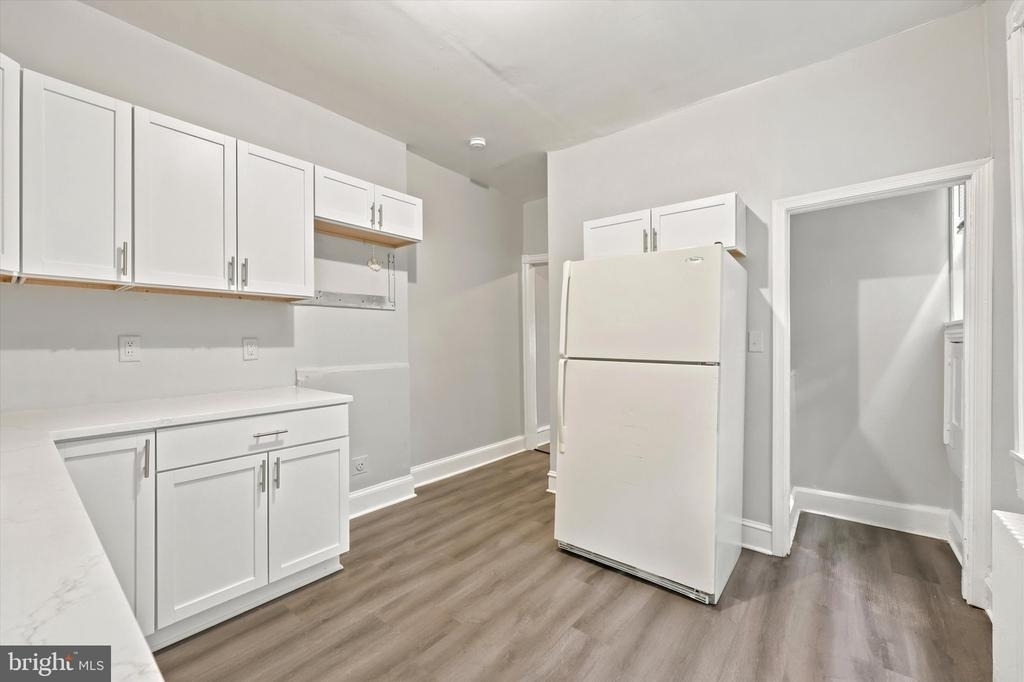 502 N Clayton Street - Photo 6