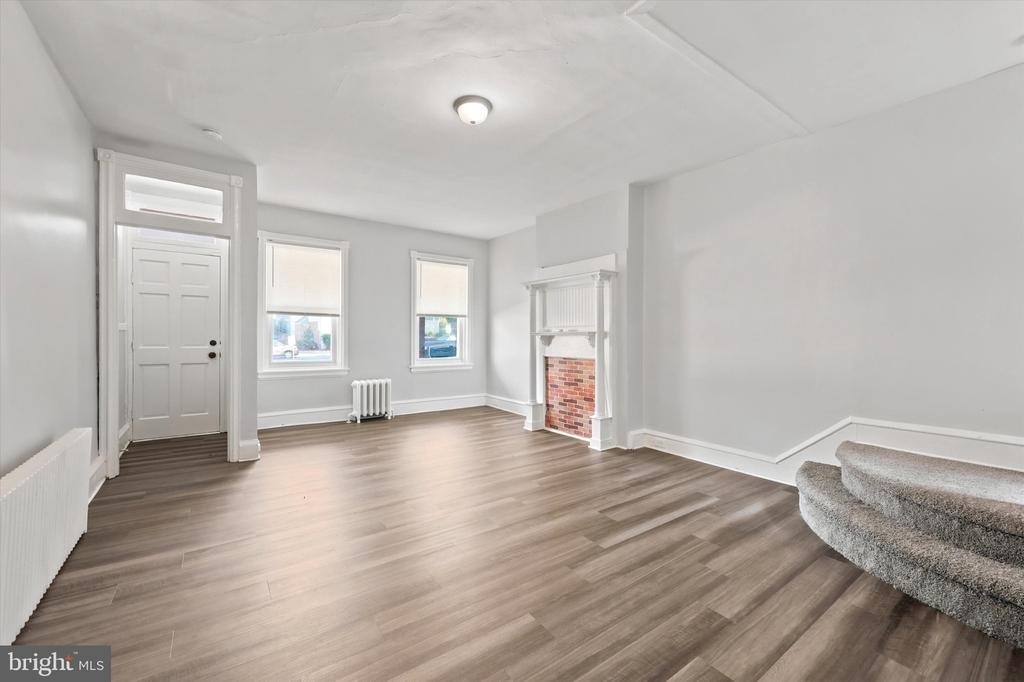 502 N Clayton Street - Photo 3
