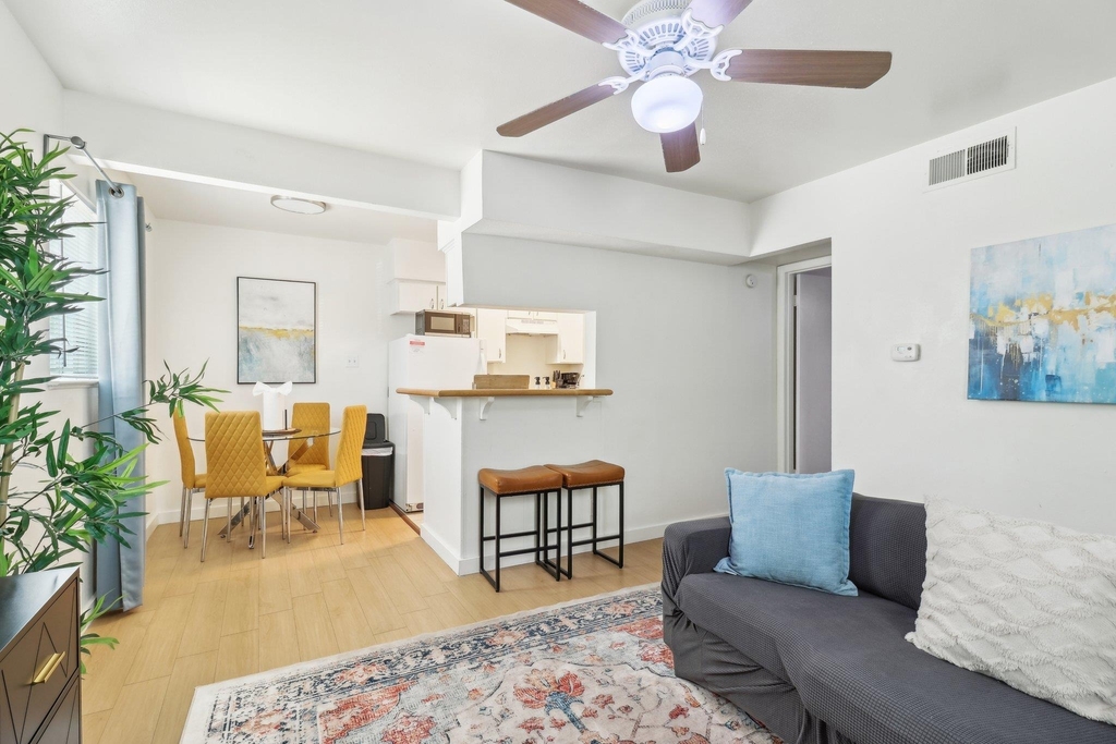 3107 Speedway Ave - Photo 4