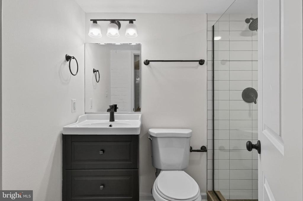 738 11th Street Ne - Photo 20