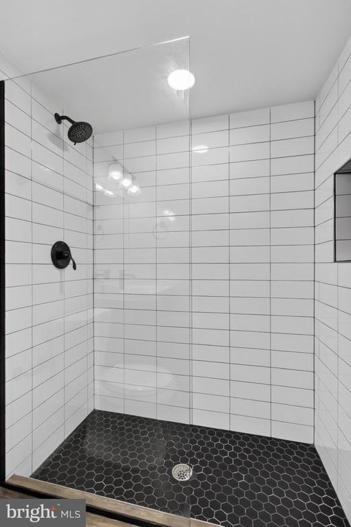 738 11th Street Ne - Photo 22