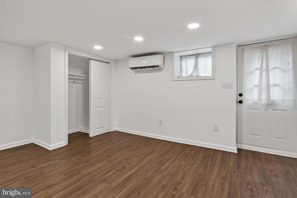 738 11th Street Ne - Photo 17