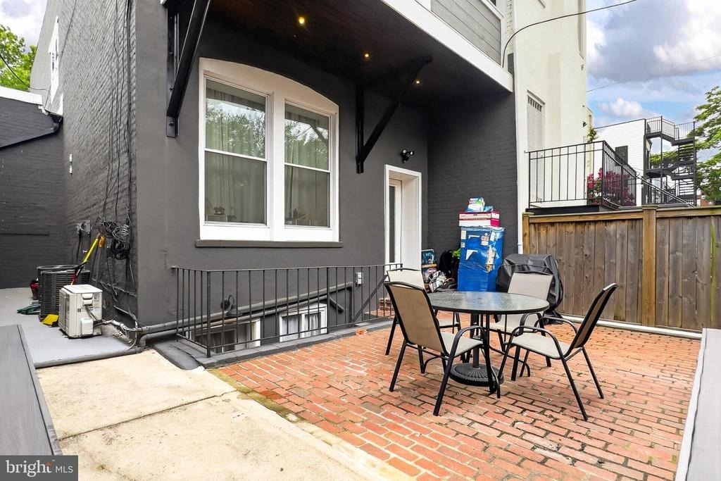 738 11th Street Ne - Photo 26