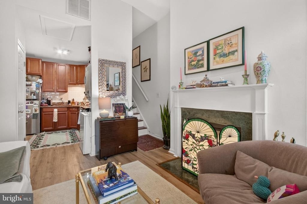 738 11th Street Ne - Photo 9