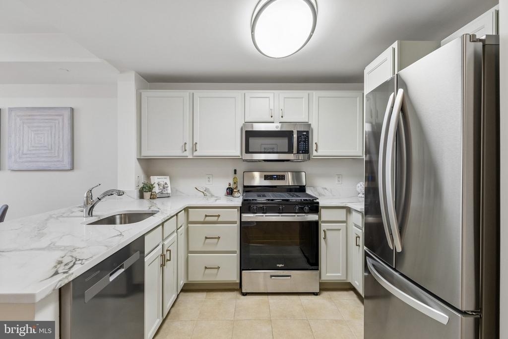 350 G Street Sw - Photo 7