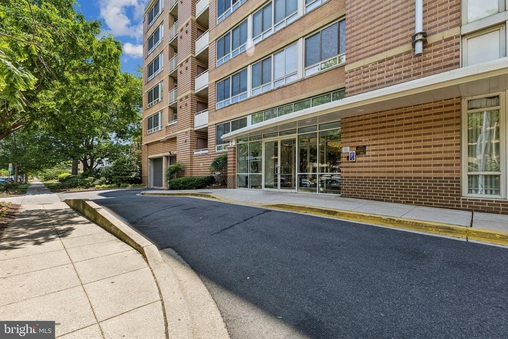 350 G Street Sw - Photo 17