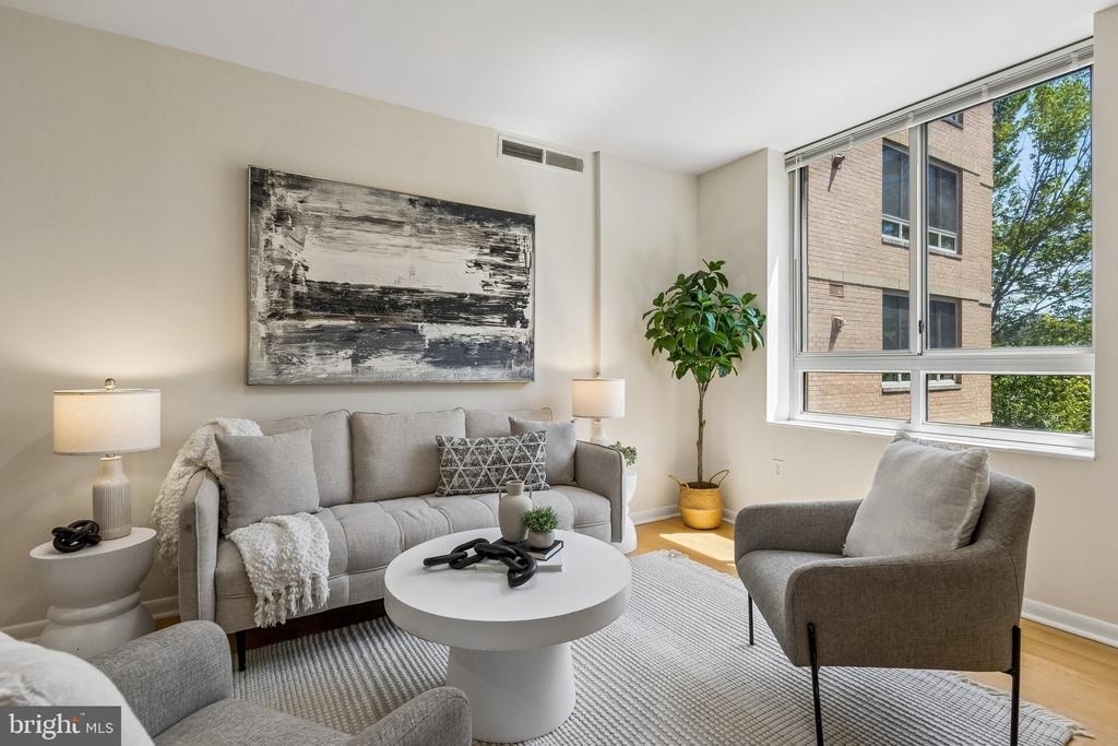 350 G Street Sw - Photo 3