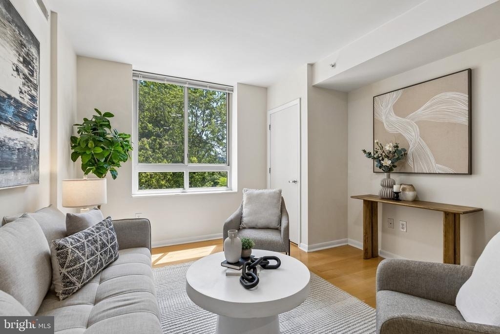 350 G Street Sw - Photo 4
