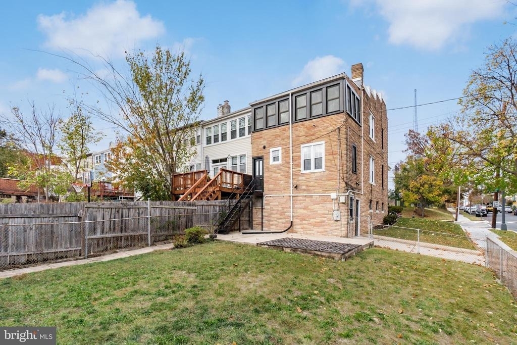 900 Madison Street Nw - Photo 34