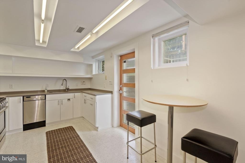 3640 Everett Street Nw - Photo 10
