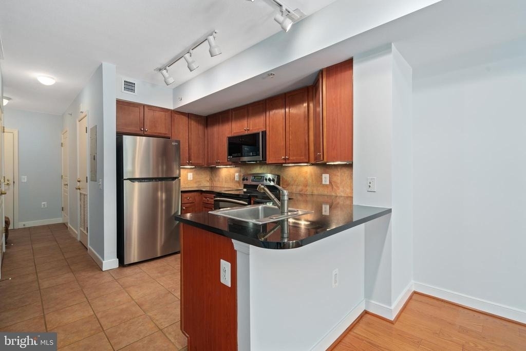 631 D Street Nw - Photo 7