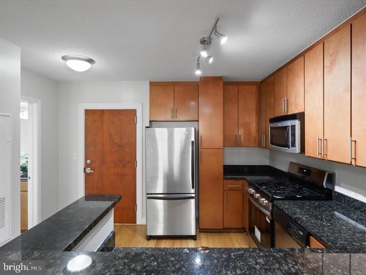 915 E Street Nw - Photo 8