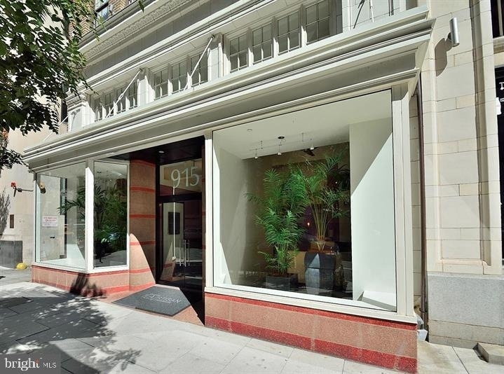915 E Street Nw - Photo 0