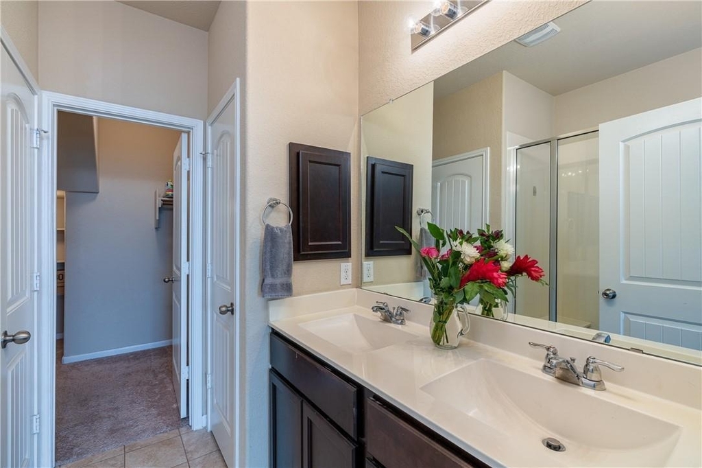 2880 Donnell Dr - Photo 4