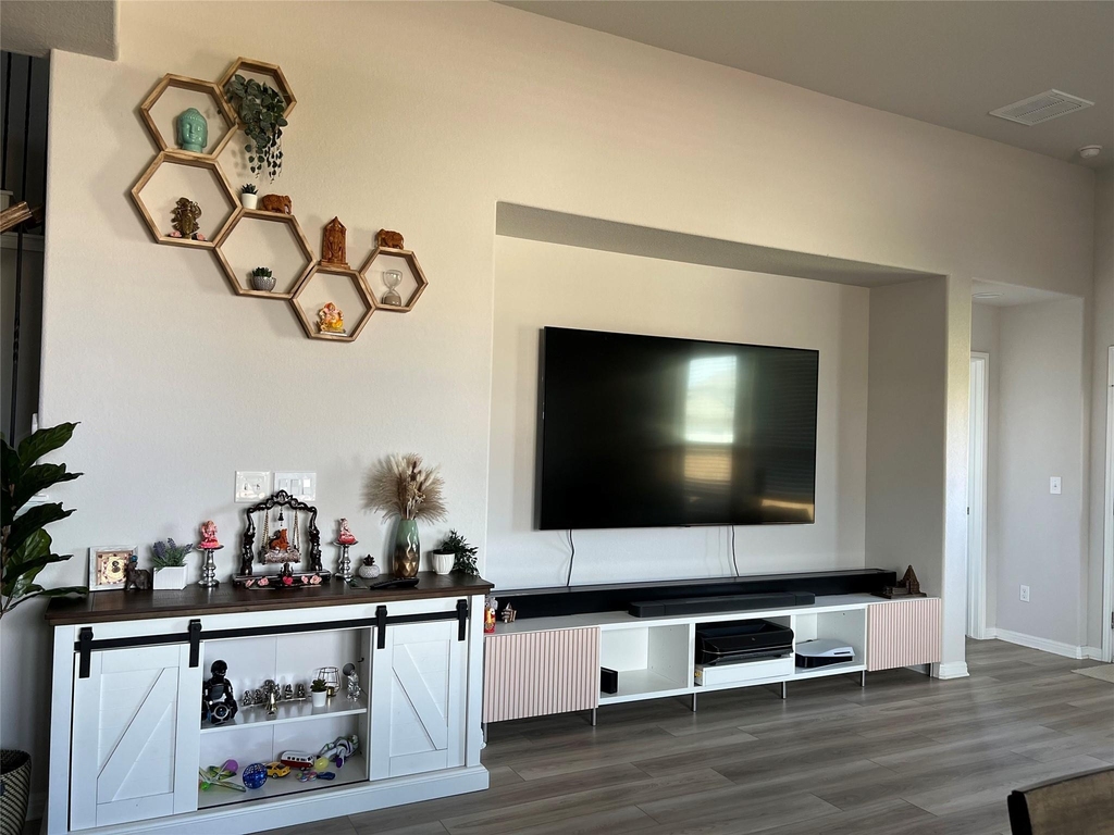 100 Petersburg St - Photo 3