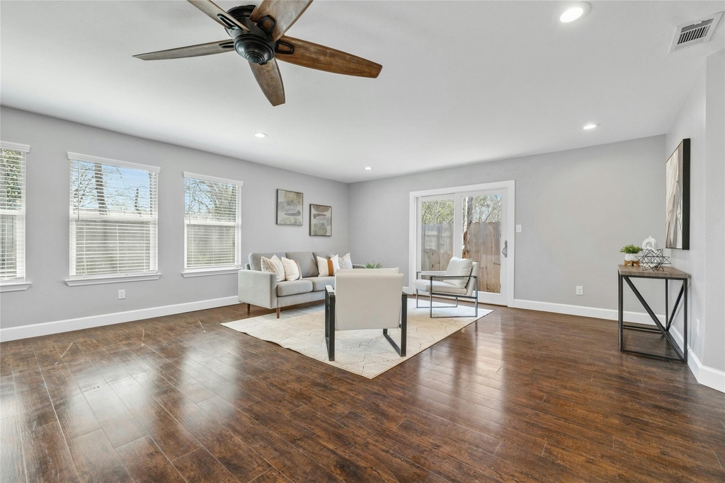 5503 Manor Rd - Photo 17