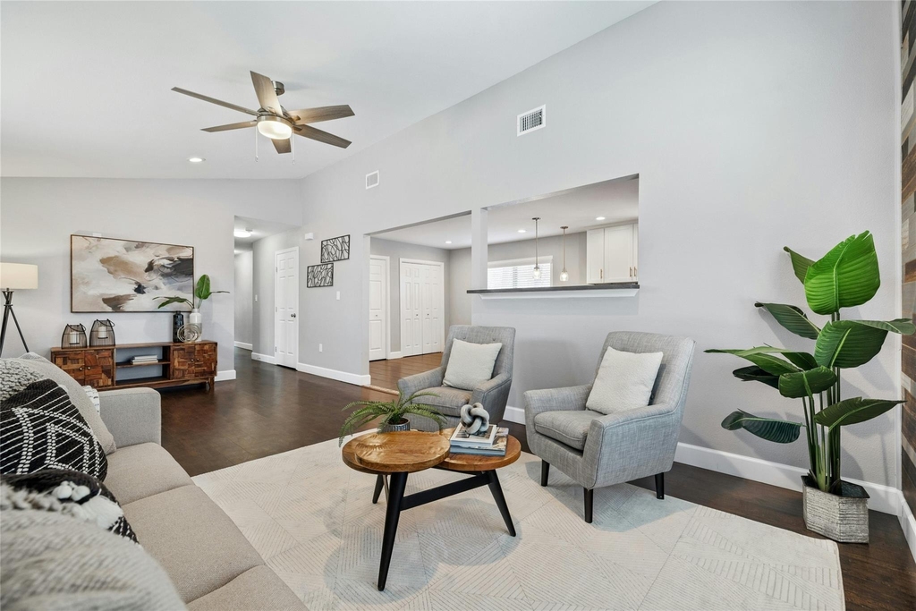 5503 Manor Rd - Photo 4