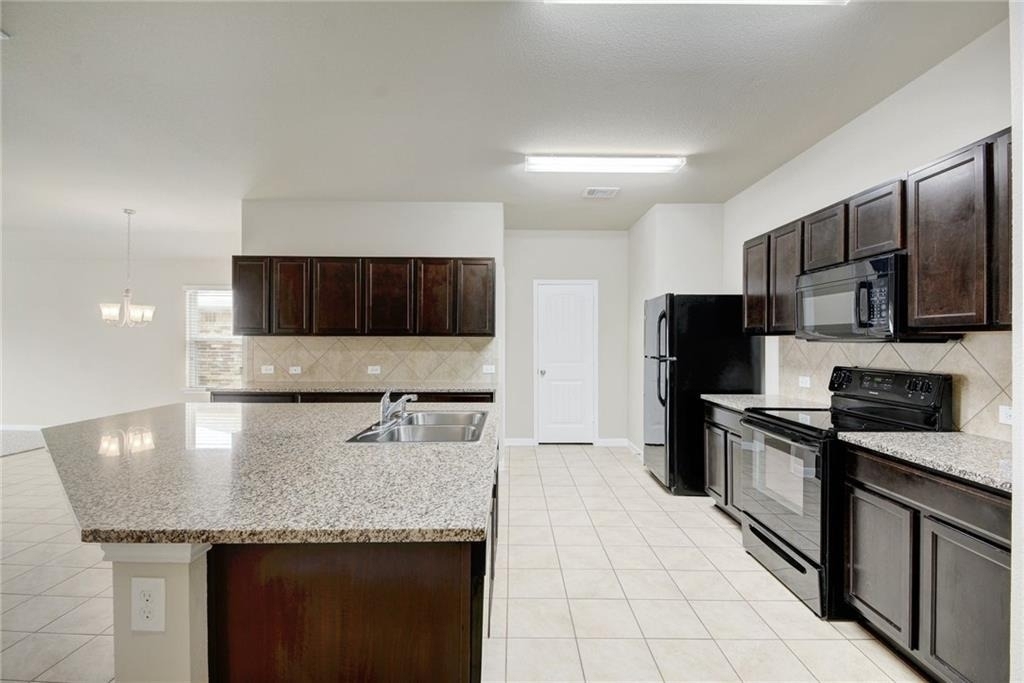 5817 Roderick Dr - Photo 13