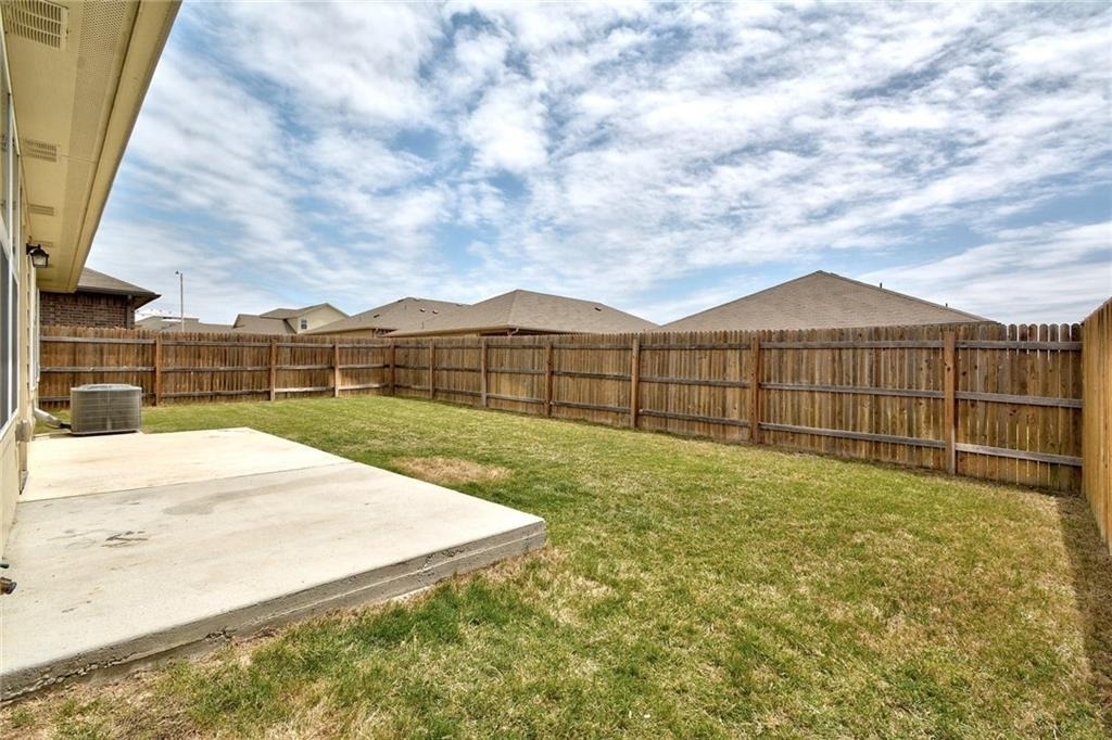 5817 Roderick Dr - Photo 28