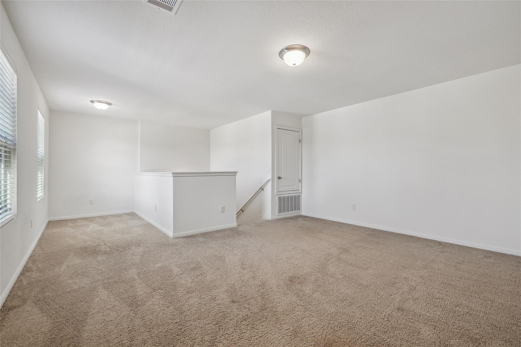 14105 Jeannette Rankin Rd - Photo 10