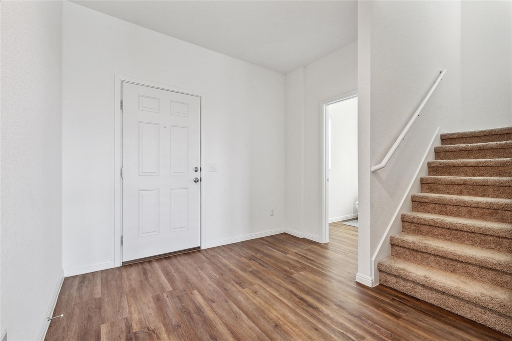 14105 Jeannette Rankin Rd - Photo 7