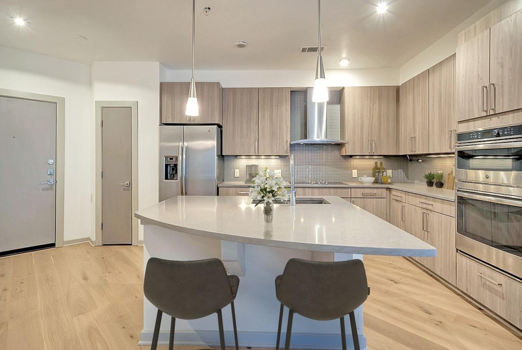 3600 S Lamar Blvd - Photo 1