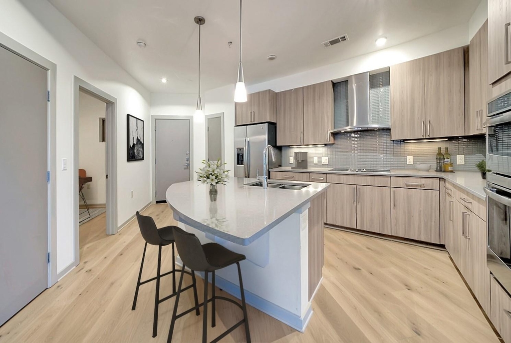 3600 S Lamar Blvd - Photo 2