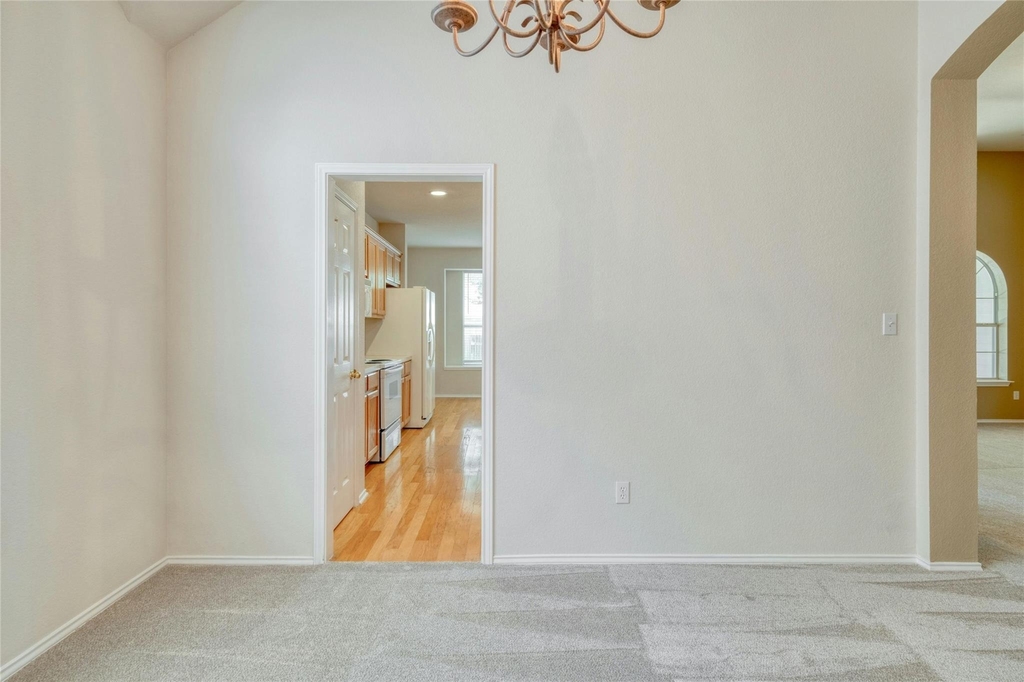 2310 Kristen Ln - Photo 7