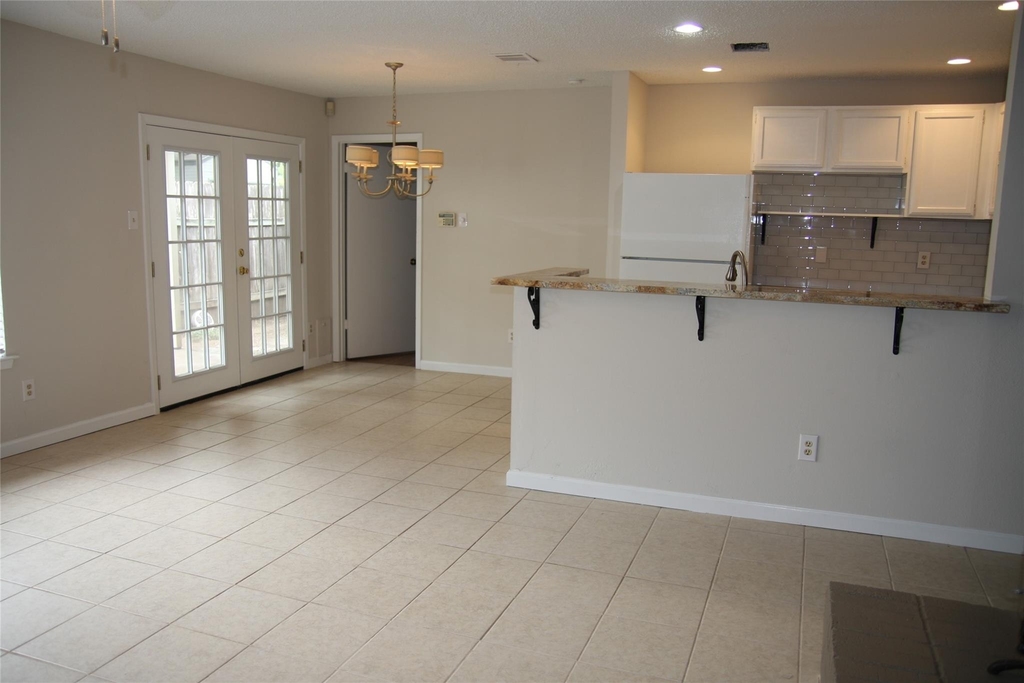 7825 Beauregard Cir - Photo 5