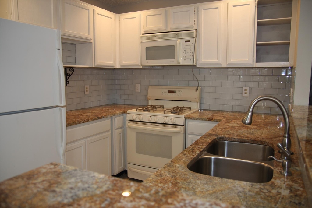 7825 Beauregard Cir - Photo 30