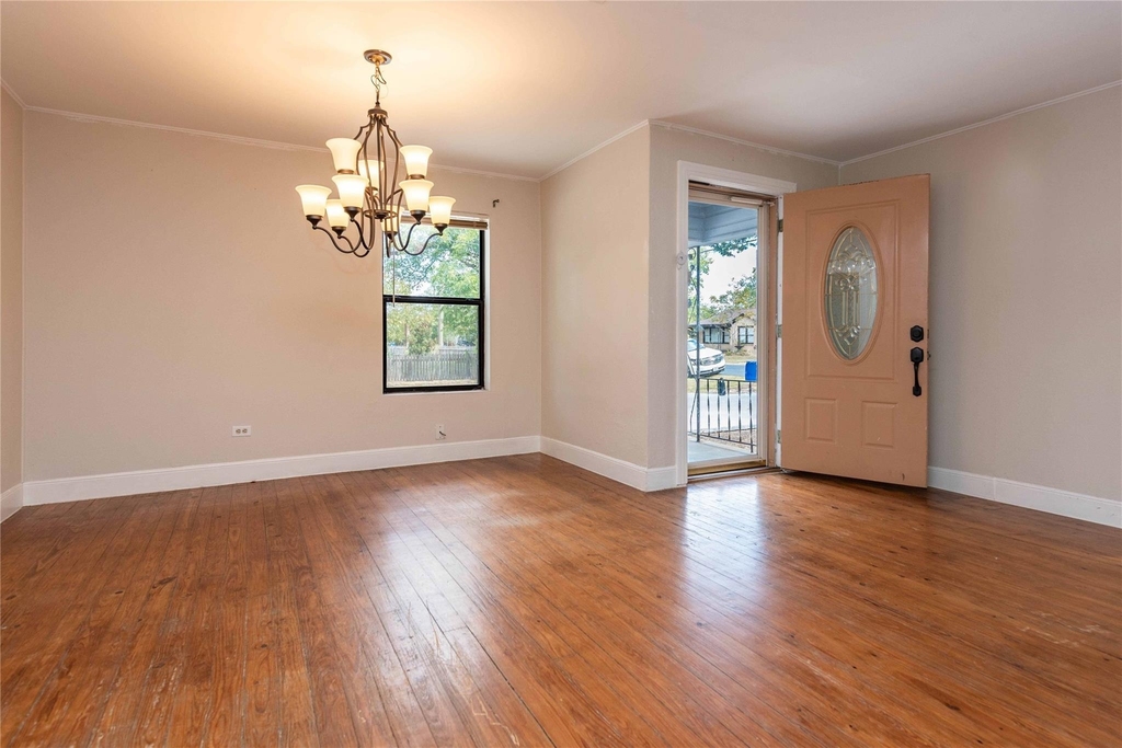 406 Lexington Rd - Photo 2