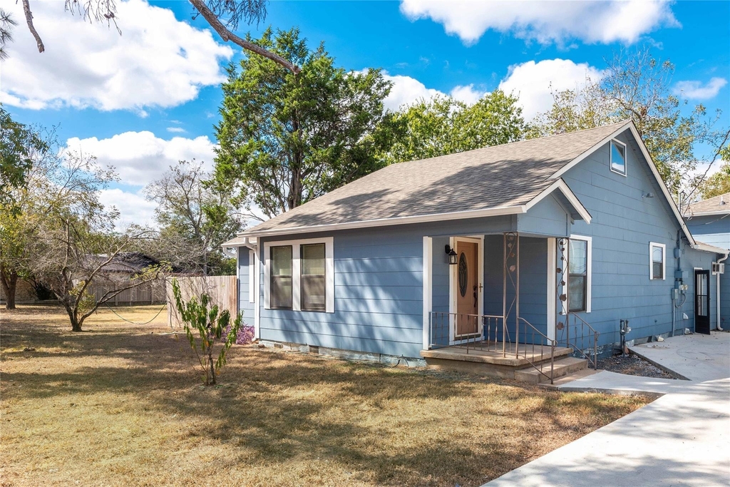 406 Lexington Rd - Photo 1
