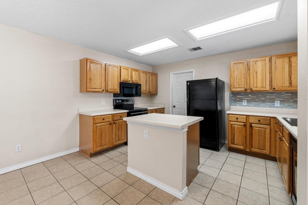 1704 Matagorda Dr - Photo 8
