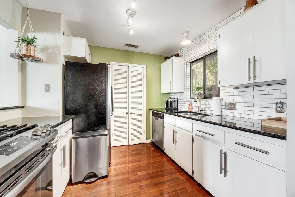 1100 Azie Morton Rd - Photo 10