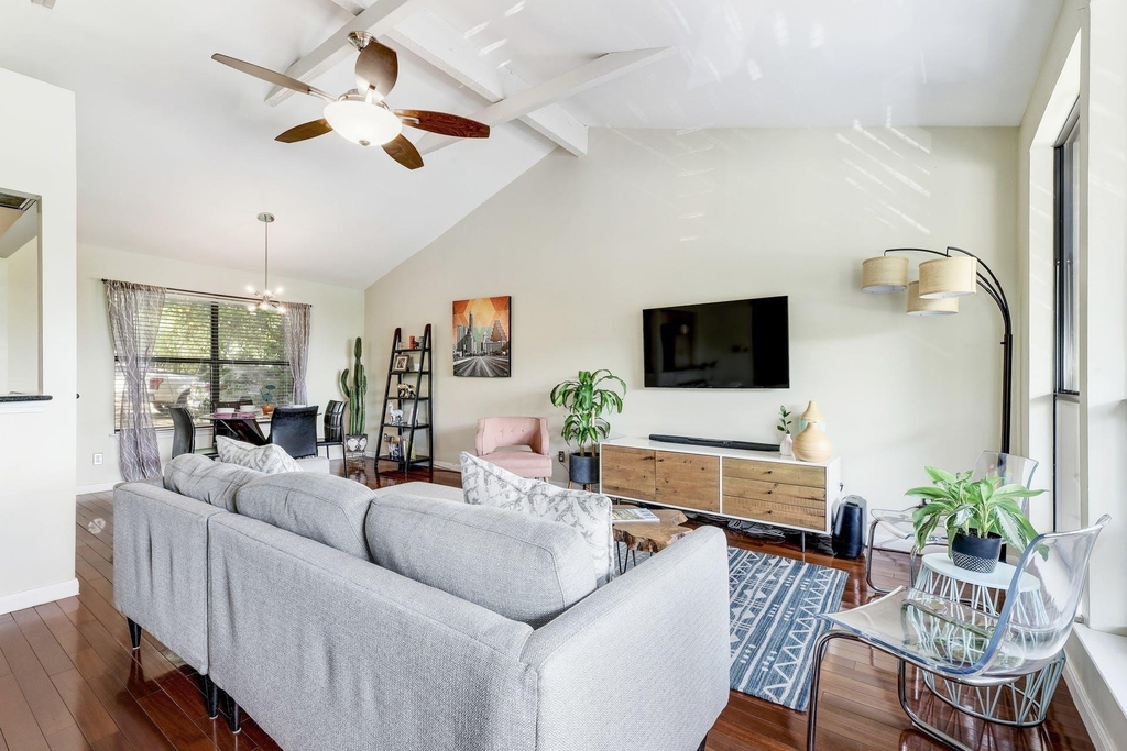 1100 Azie Morton Rd - Photo 5