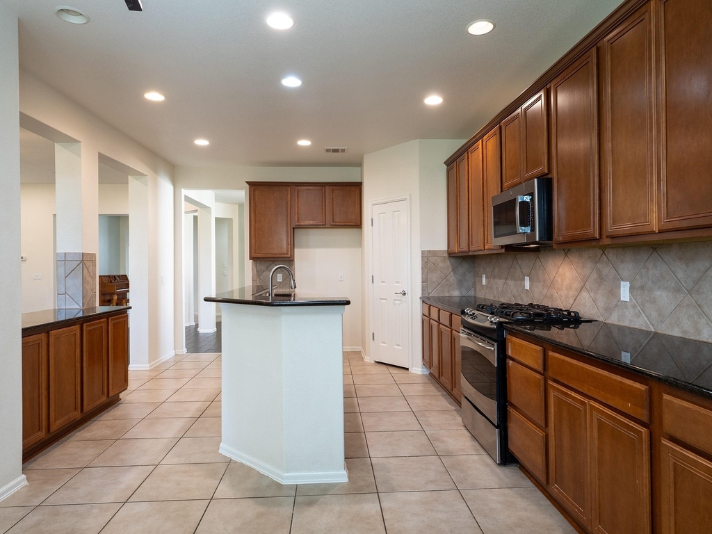572 Big Meadow Rd - Photo 4