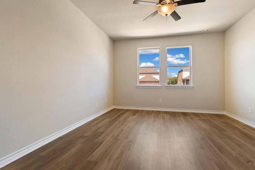 1341 Eagle Ray St - Photo 13