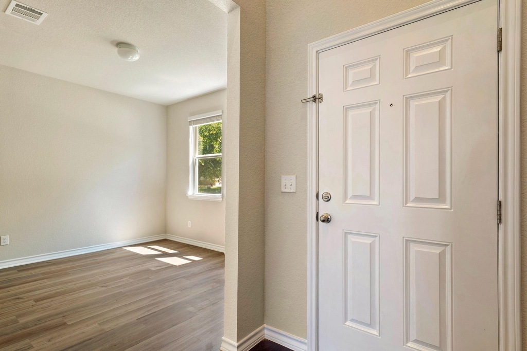 1341 Eagle Ray St - Photo 9