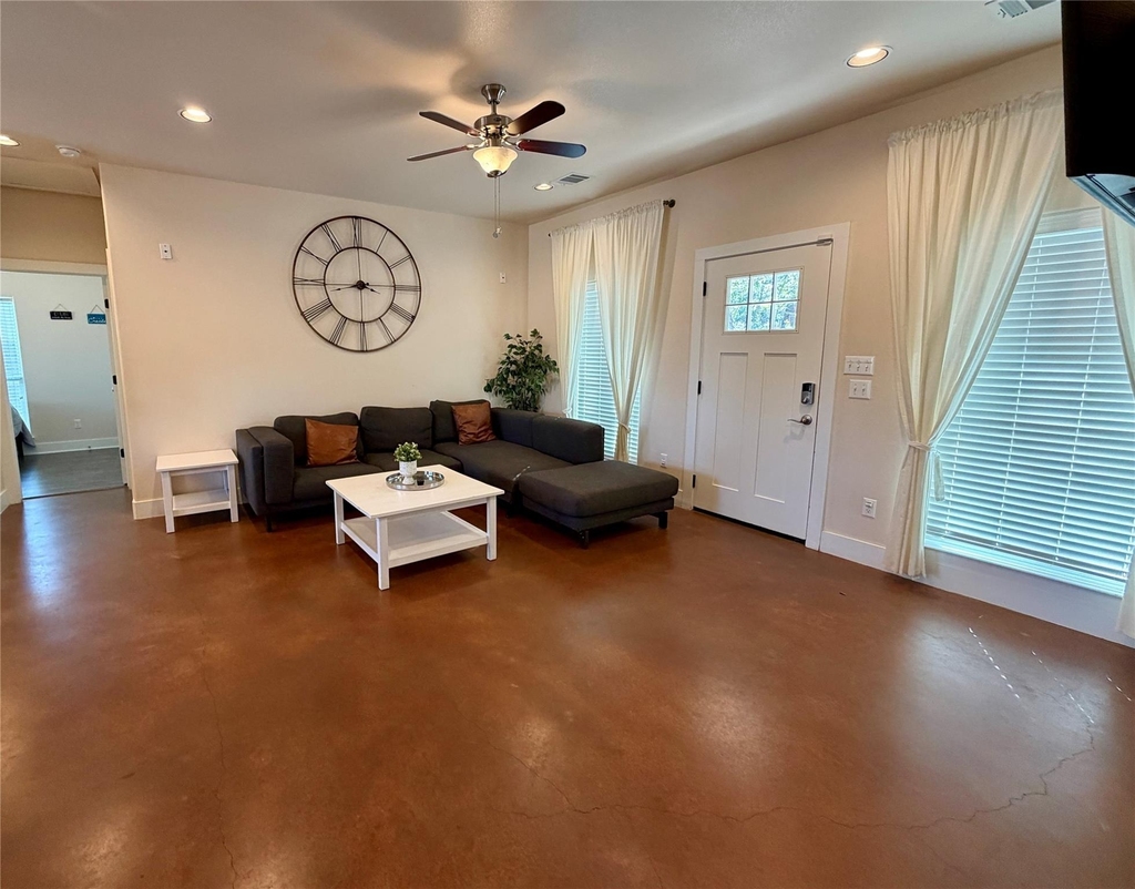 5503 Hi Line Rd - Photo 2