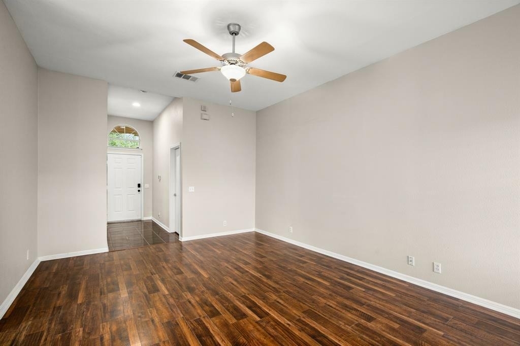 14901 Nuttall Dr - Photo 11