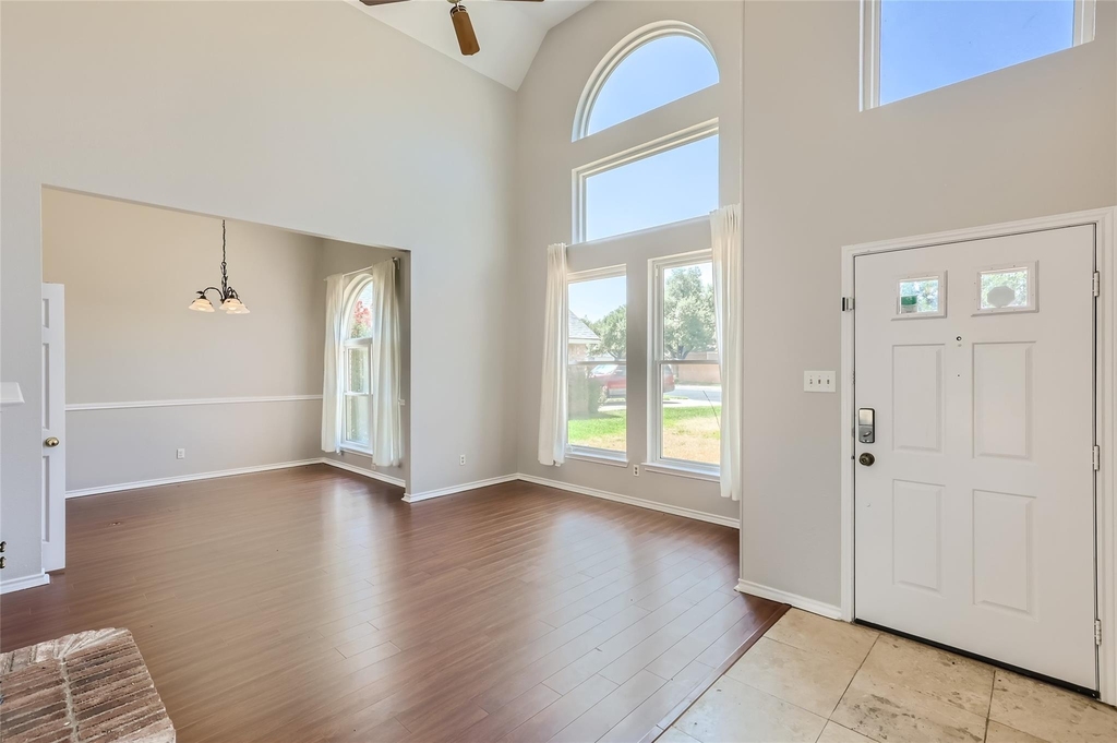 8904 Marthas Dr - Photo 1