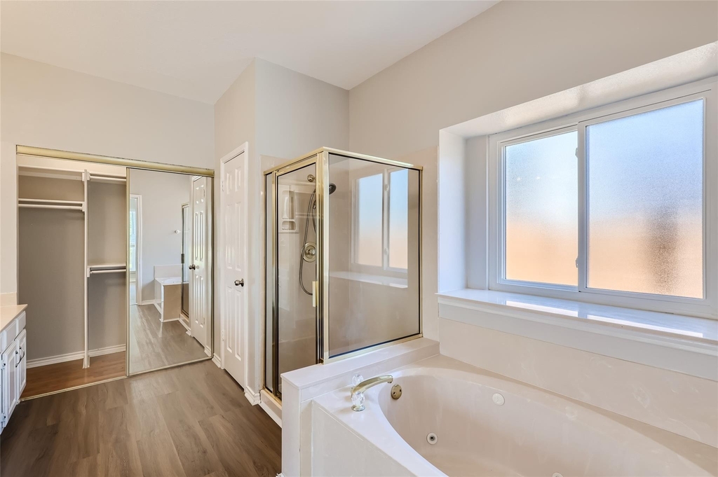 8904 Marthas Dr - Photo 6
