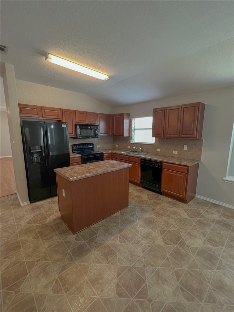 325 Altamont St - Photo 1