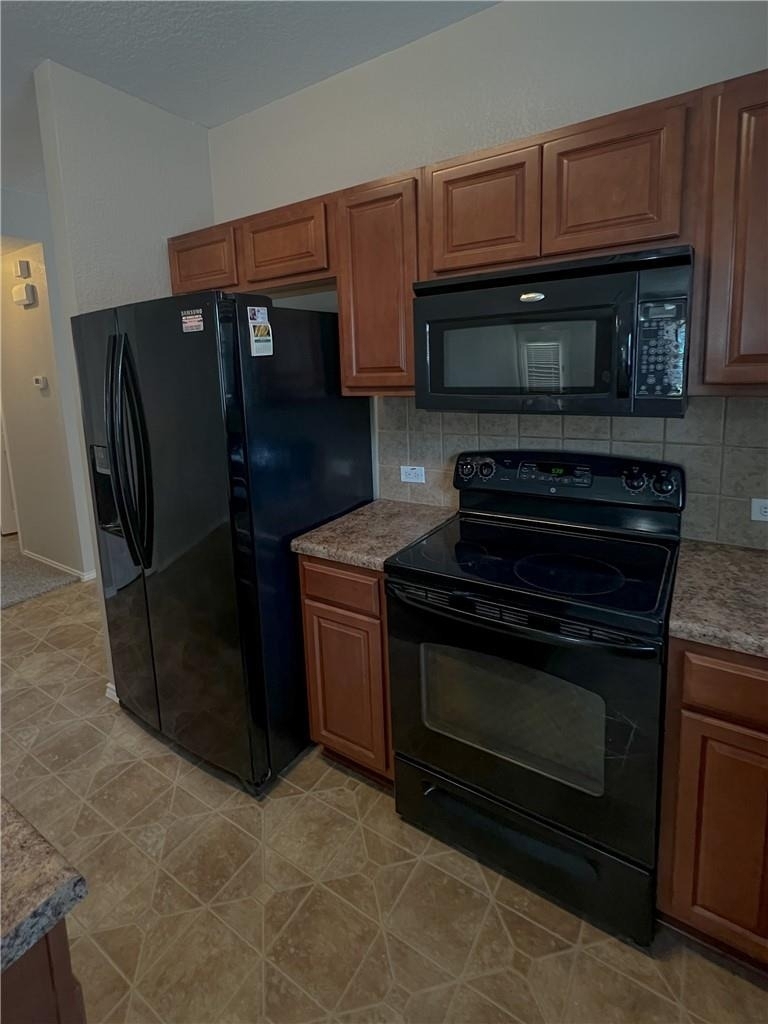 325 Altamont St - Photo 2