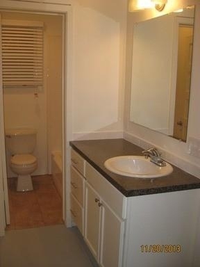302 E 30th St - Photo 3