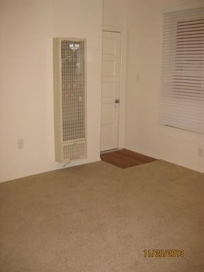 302 E 30th St - Photo 4