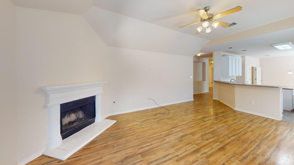 2816 Mission Tejas Dr - Photo 3